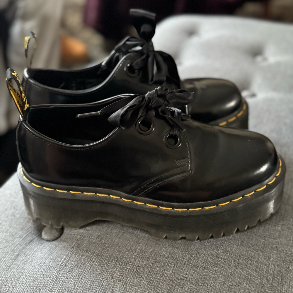 Dr. Martens Black Holly Platform shoes